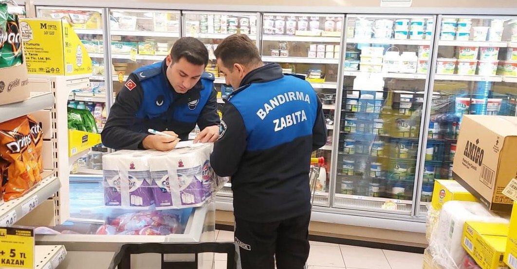 Bandırma’da market ve fırınlarda yapılan denetim sonucunda işletmelere cezai işlem