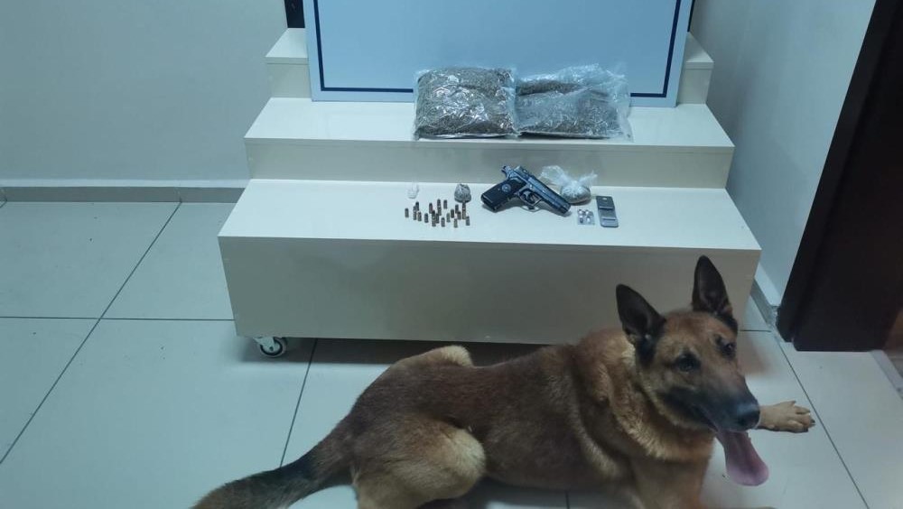 Bandırma’da uyuşturucu operasyonunda 2 kişi yakalandı Bandırma’da uyuşturucu operasyonunda 2 kişi gözaltına alındı.Edinilen bilgiye göre, Bandırma