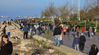 Bandırma’da hava sıcaklıklarının hissedilir şekilde artmasıyla birlikte vatandaşlar sahile ve
