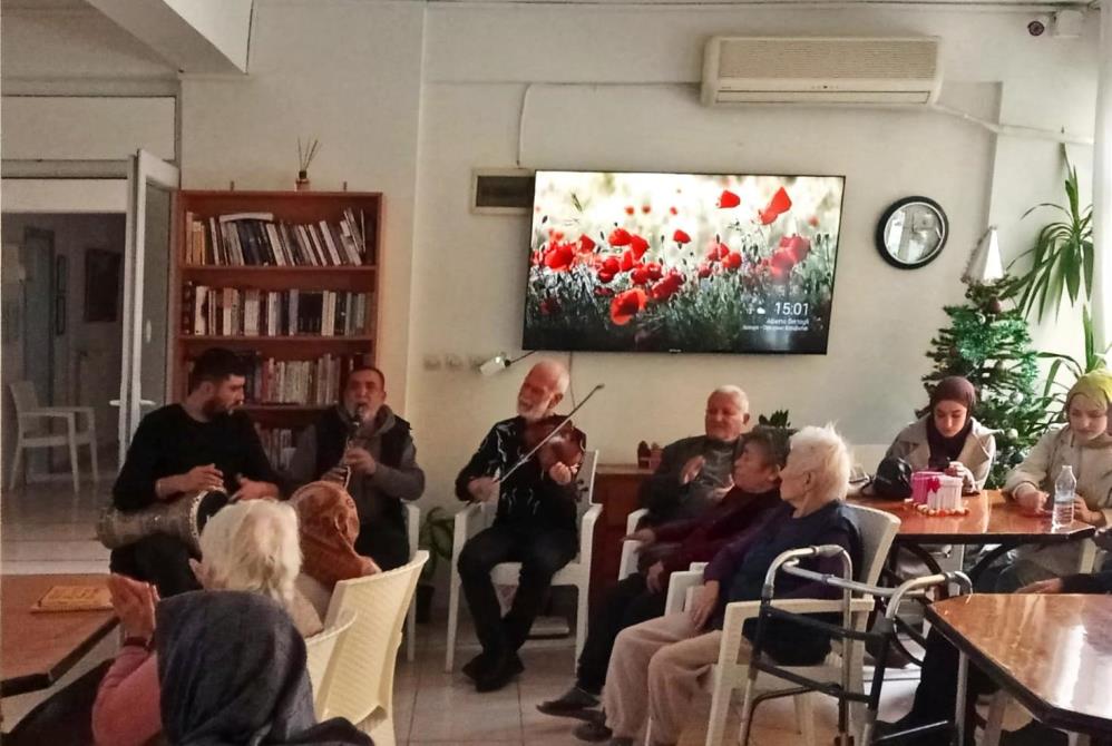 Burhaniye Meslek Yüksekokulu (BMYO) öğrencileri yeni yıla bir gün kala