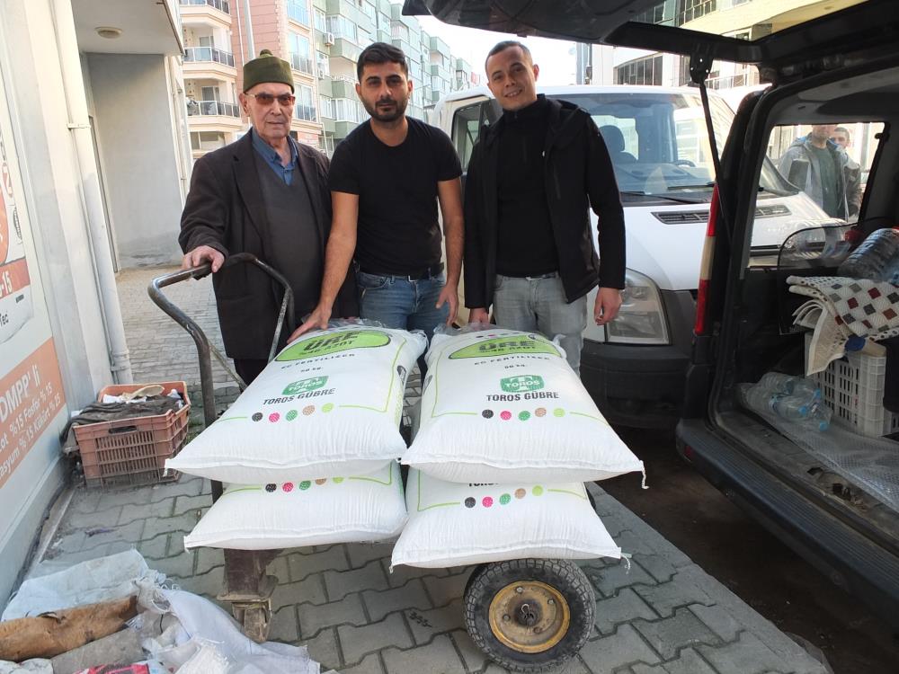 Burhaniye’de, Kasım ayından beri devam eden yağışların ardından gübre satışları