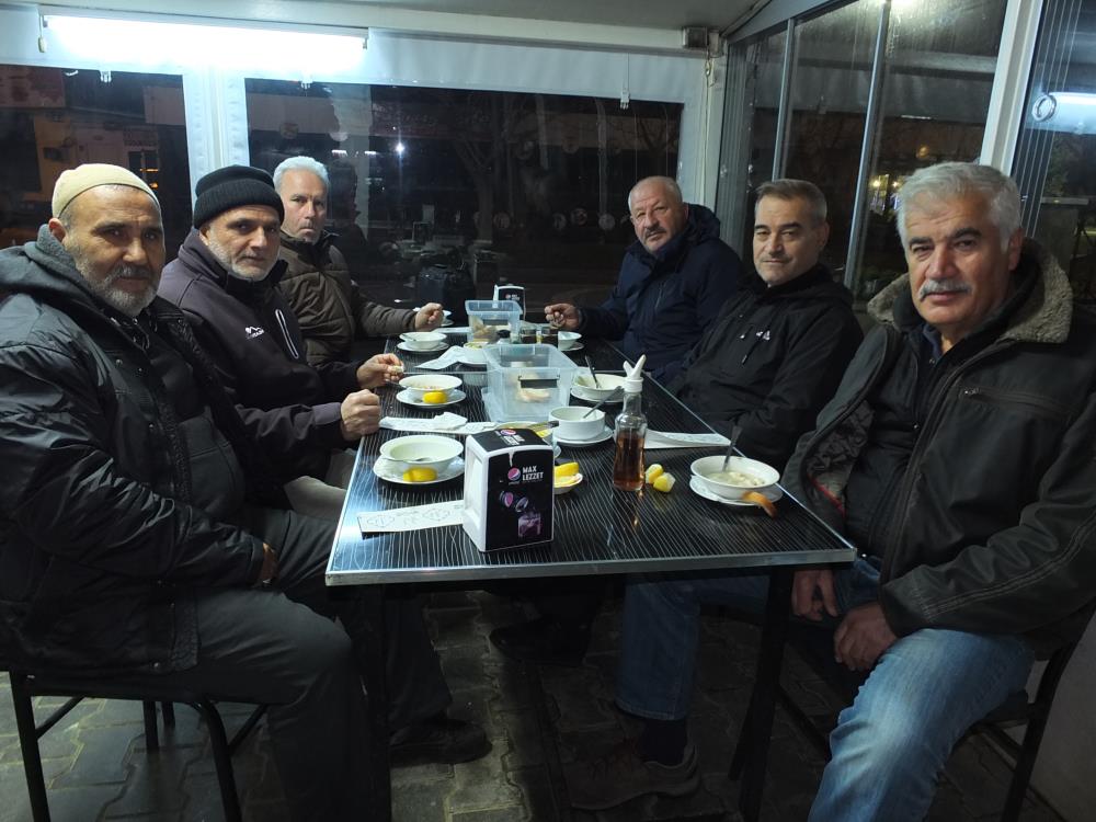 Burhaniye’de, çalışkanlığı ile takdir toplayan Ören camii İmamı Kadir Özdemir,
