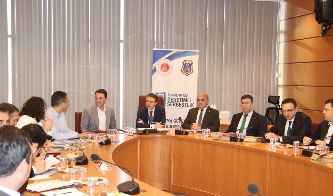 Bandırma Cumhuriyet Başsavcılığı Koruma Kurulu toplandı Bandırma Cumhuriyet Başsavcılığı Koruma Kurulunun 3 ayda bir yapılan ve