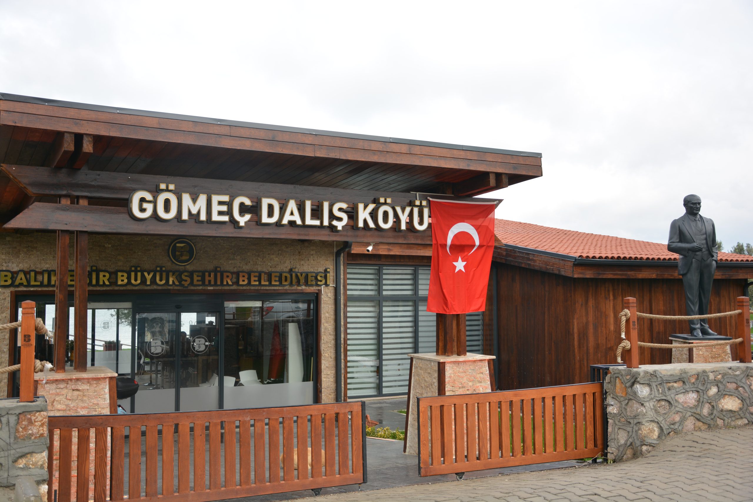Balıkesir Büyükşehir Belediye Başkanı Yücel Yılmaz, 20 ilçede hayata geçirdiği