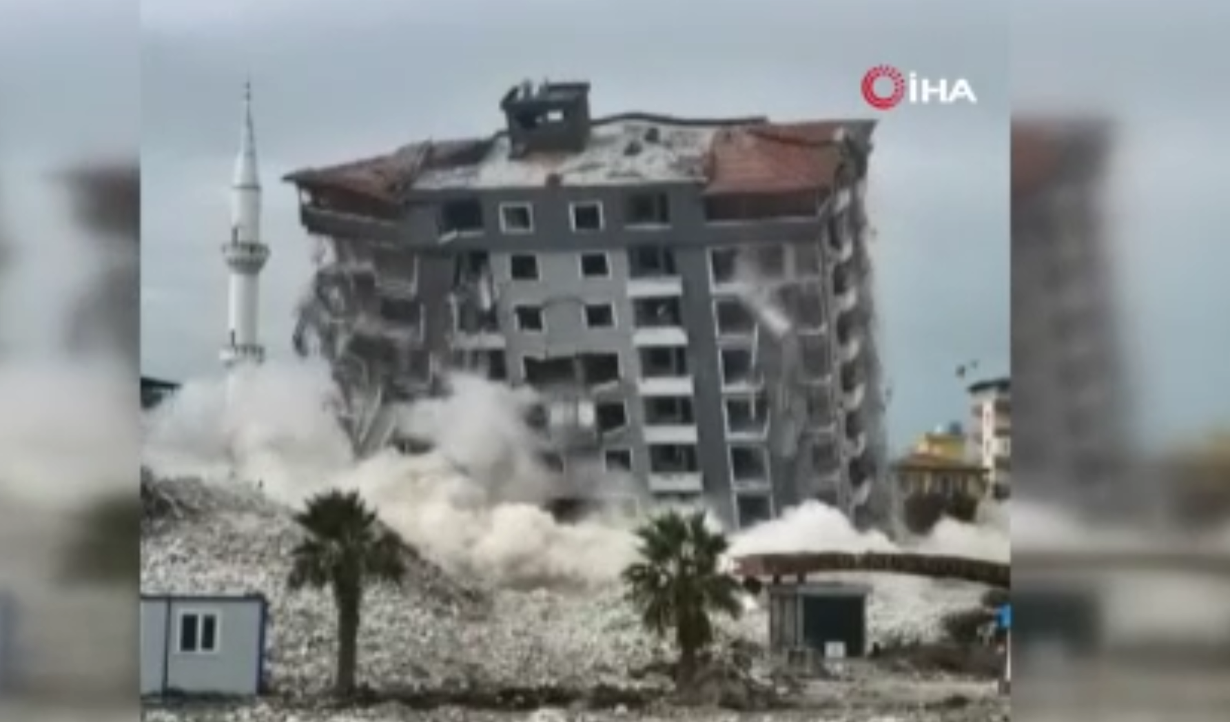 Depremin vurduğu Hatay’da dinamitle patlatılan 10 katlı bina kağıt gibi