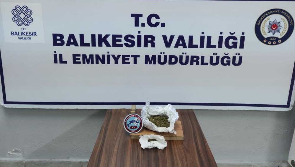 Edremit’te Polis Yunus Timleri tarafından yapılan çalışmada 40 gram bonzai