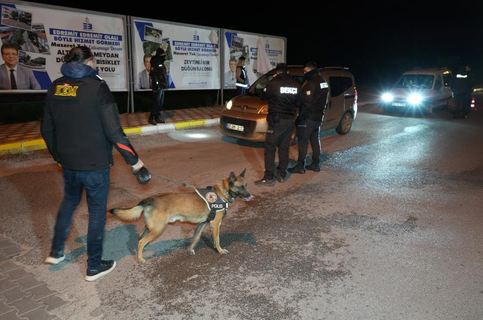 Edremit İlçe Emniyet Müdürlüğü tarafından 219 personel ve bir narkotik