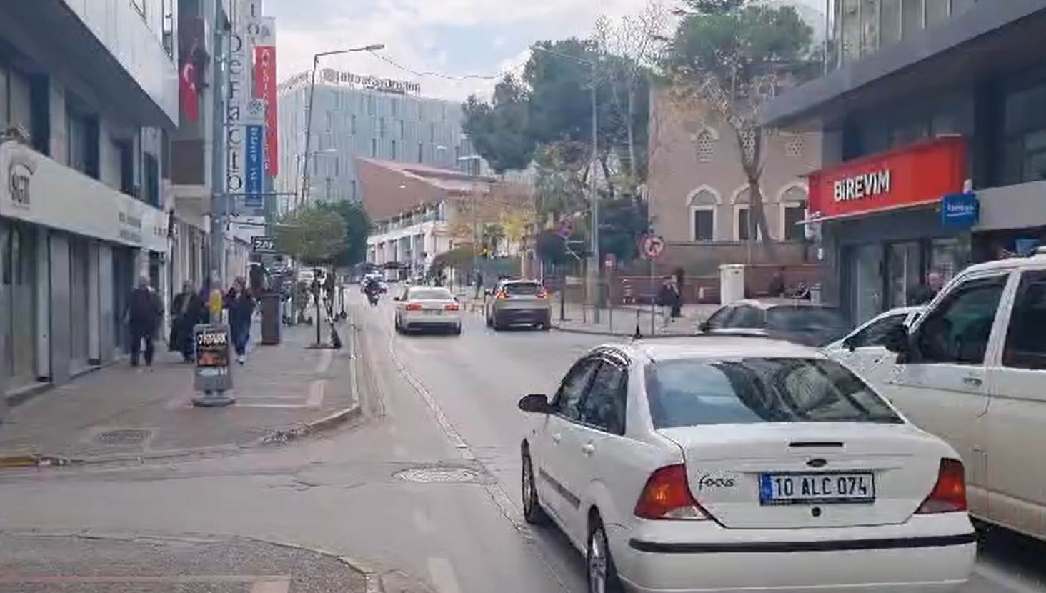 Deprem Güney Marmara’da hissedildi Bursa’nın Gemlik ilçesinde 5.1 büyüklüğünde meydana gelen deprem, Güney Marmara’da