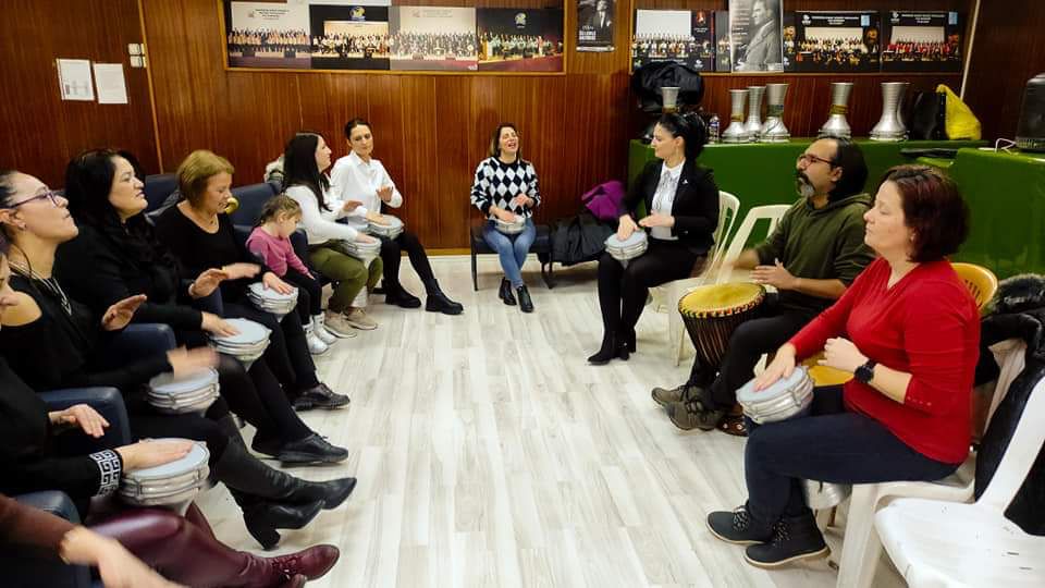 Bandırma’da ritim kursuna yoğun ilgi Bu yıl 2’ncisi gerçekleştirilen ritim kursu toplam 60 kursiyerin katılımıyla