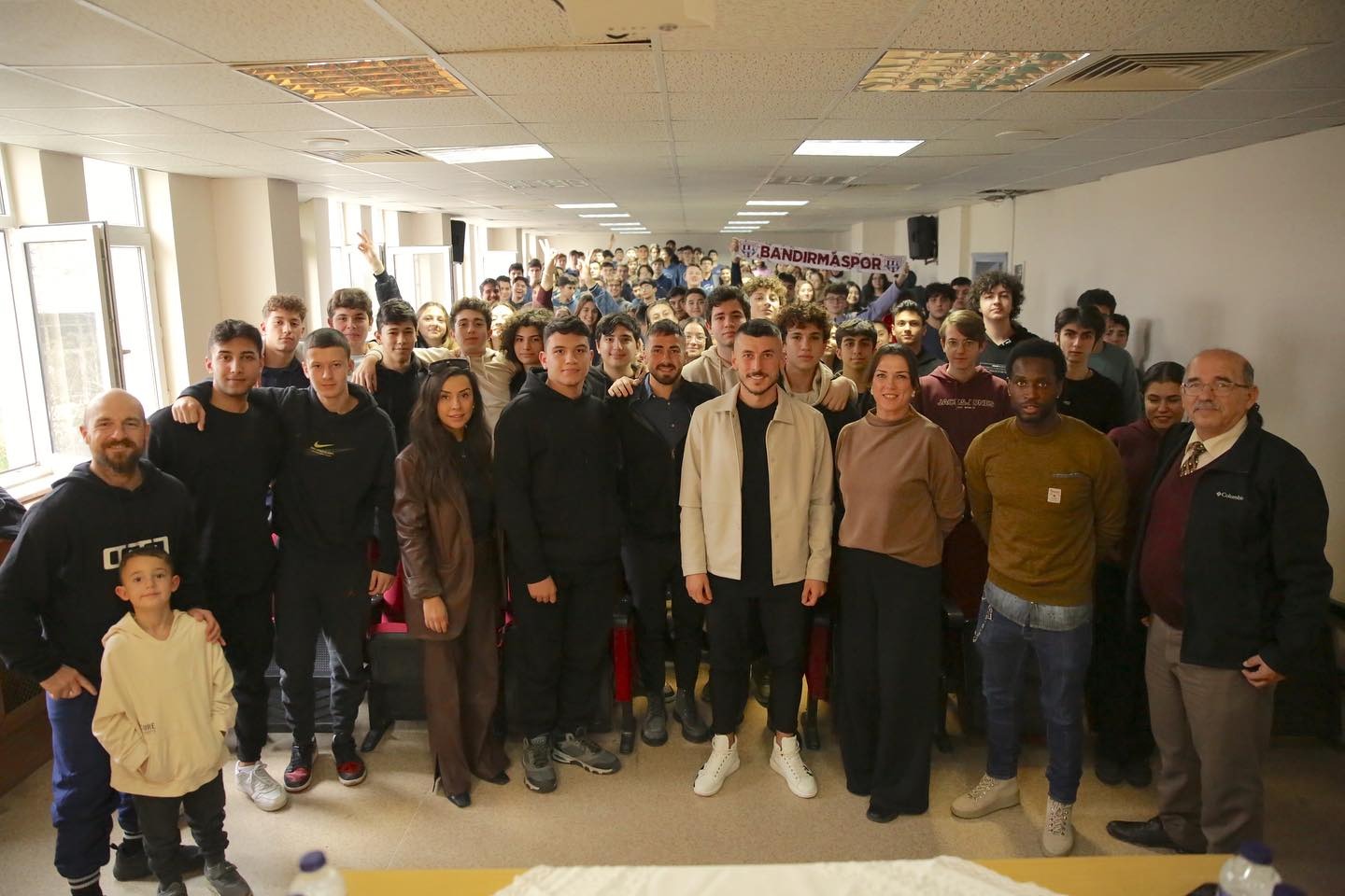 Bandırmasporlu futbolcular, Bandırma Yavuz Sultan Selim Anadolu Lisesi öğrencileri ile
