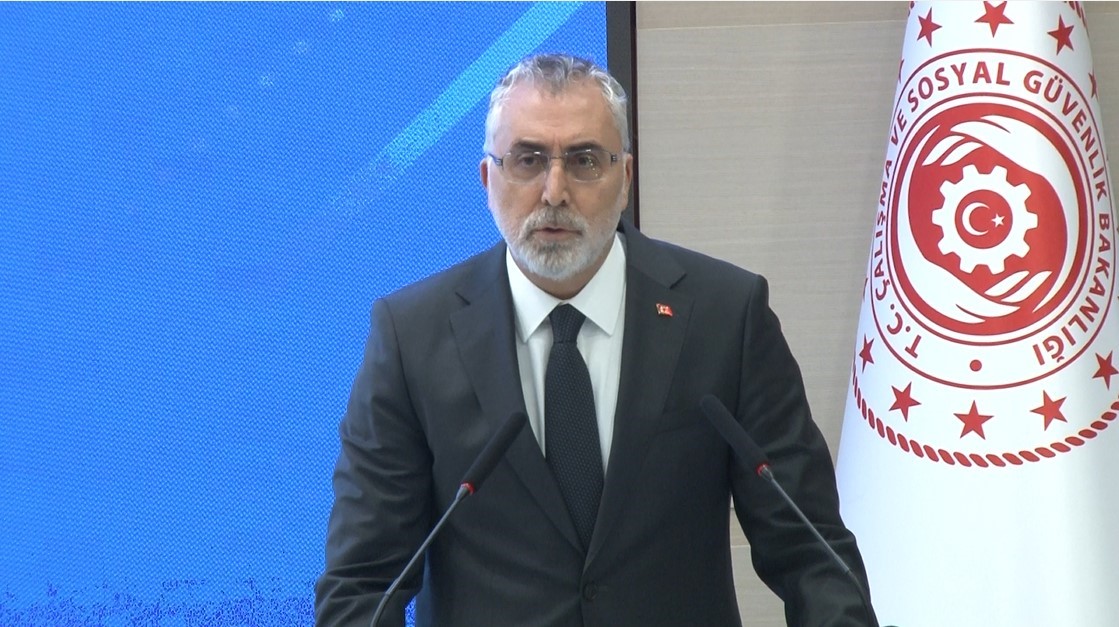 Çalışma ve Sosyal Güvenlik Bakanı Vedat Işıkhan, TÜRK-İŞ'i ziyaretinin ardından