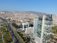 İnşaat Mühendisleri Odası İzmir Şube Başkanı Eylem Ulutaş, İzmir’de yüzde