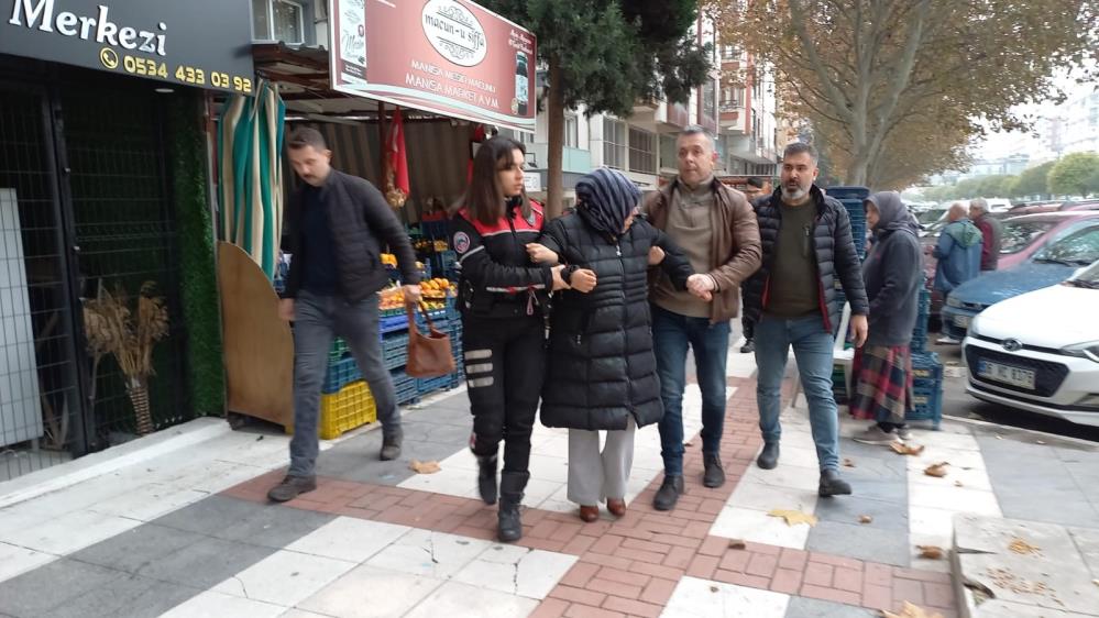 İntihar girişimindeki kadını polis ekipleri kurtardı Manisa’da Aile ve Sosyal Hizmetler Bakanlığı Manisa İl Müdürlüğü koruması