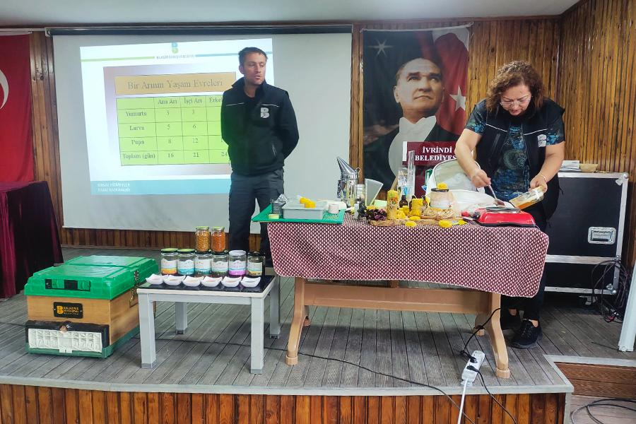 Kadınlara, gençlere ve dezavantajlı bireylere katkı sağlayarak arıcılık sektörüne yönlendiren