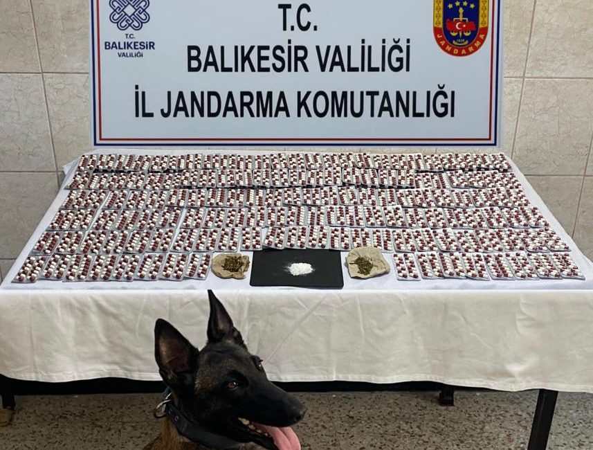 Balıkesir’in 2 ilçesinde yapılan operasyon sonucunda uyuşturucu madde imal ve