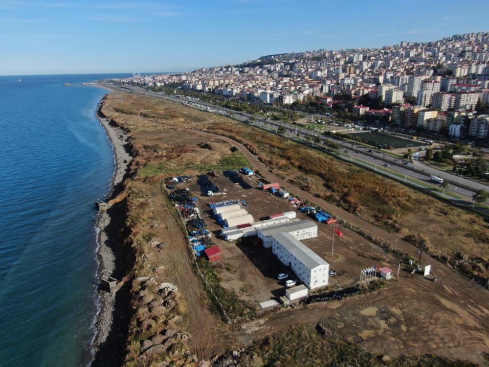 Kıyılardaki dolgulu yapılaşma risk oluşturuyor Trabzon’un sahilden itibaren hızla dikleşen, derin ve zorlu vadilerle bölünmüş