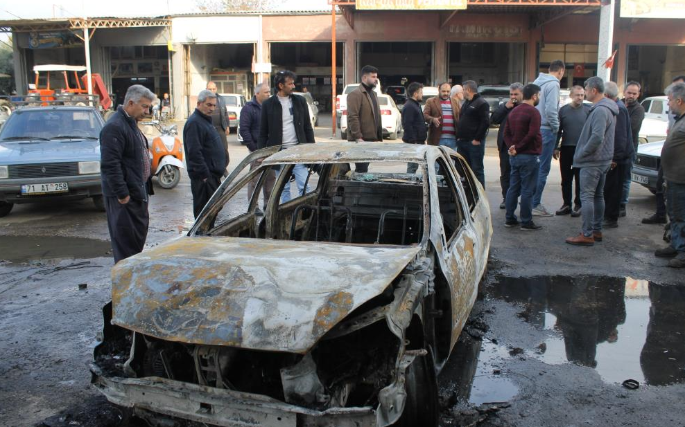 Adana’nın Kozan ilçesinde 3 kişinin yaralandığı kazayı yapan otomobil tamirhanede