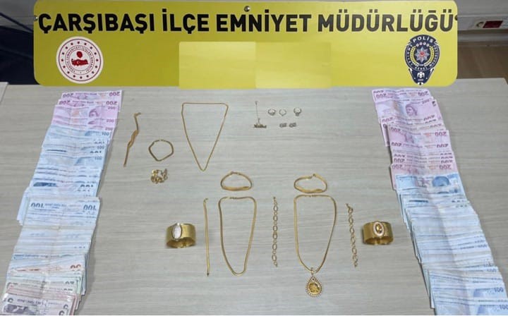Trabzon’da bir kadın, kuyumcuya sahte altın satmaya çalışırken polis ekiplerince