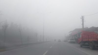 Balıkesir’de sabah saatlerinde etkili olmaya başlayan yoğun sis akşam saatlerinde