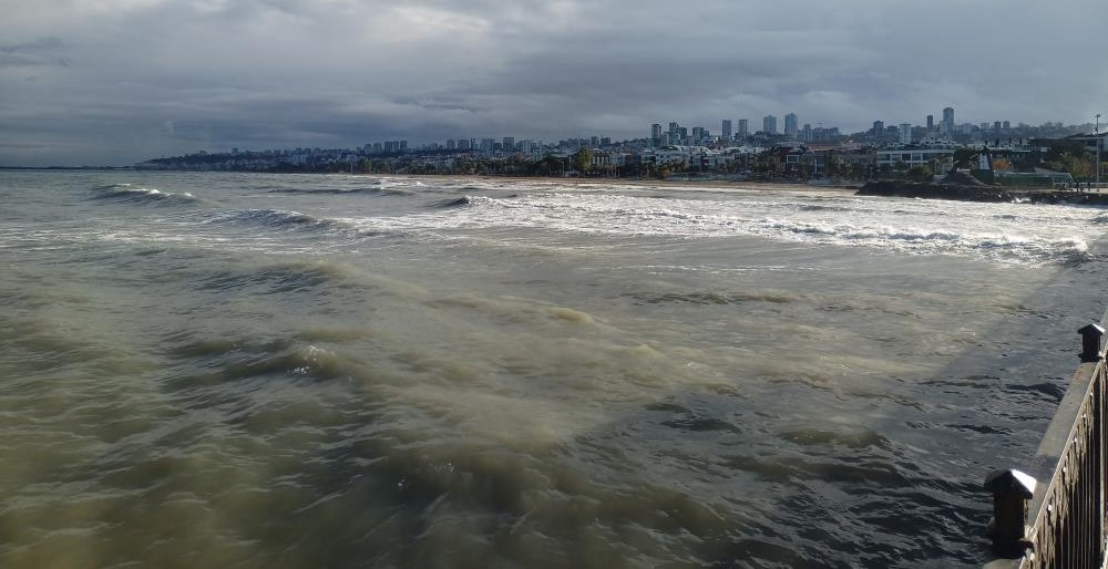 Karadeniz’de fırtına uyarısı: Saatteki hızı 75 km’yi bulacak Meteoroloji Genel Müdürlüğü, Orta Karadeniz’de saatteki hızı 75 kilometreyi bulması