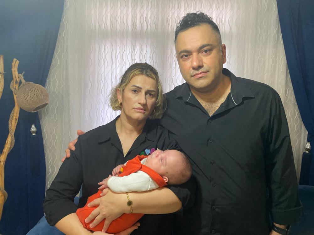 Sağlıklı dördüz bebek dünyaya getiren anneye üç ceset verdiler Kocaeli’de Hamide ve Akın Okutucu çiftinin en mutlu günü acıyla