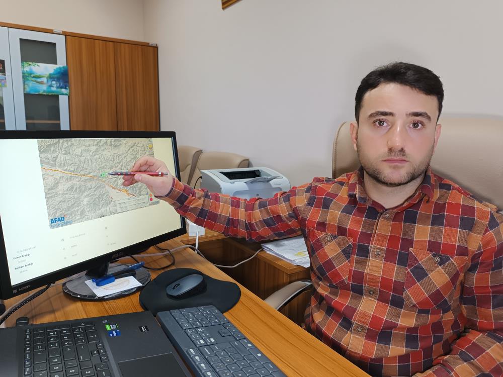 “Şu an için büyük bir tehdit oluşturacak bir durum yok” Van YYÜ Jeofizik Mühendisliği Bölümü Öğretim Üyesi Doç. Dr. Hamdi