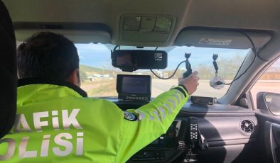 Trafik polisleri 3 bin 473 araç ve sürücüsünü denetledi