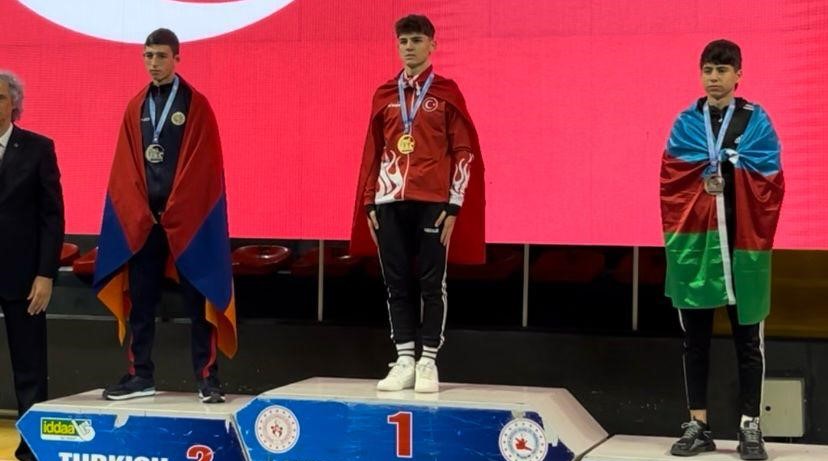 Wushu Kung Fu Avrupa Şampiyonası’nda Türkiye’yi temsil eden Kocaeli Karakuşak