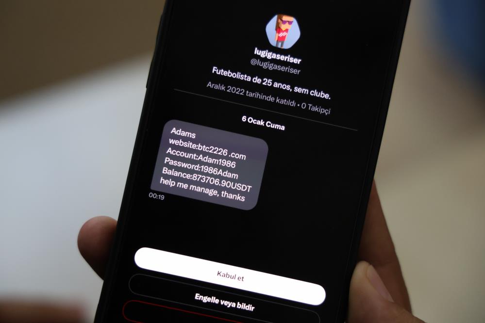 Uzmanından dolandırıcıların taktiği olan ‘phishing’ uyarısı Gelişen teknoloji çağıyla birlikte dolandırıcıların rastgele kullanıcı hesaplarına mesaj atarak