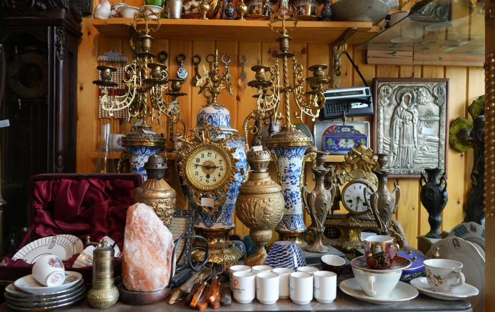 Gaziantep’te antika alım satım yapan ve antika merakıyla evi ile