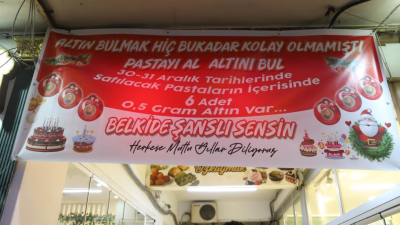 Hayrabolu ilçesinde bir pastane işletmecisi müşterilerine sürpriz yaparak bazı pastaların