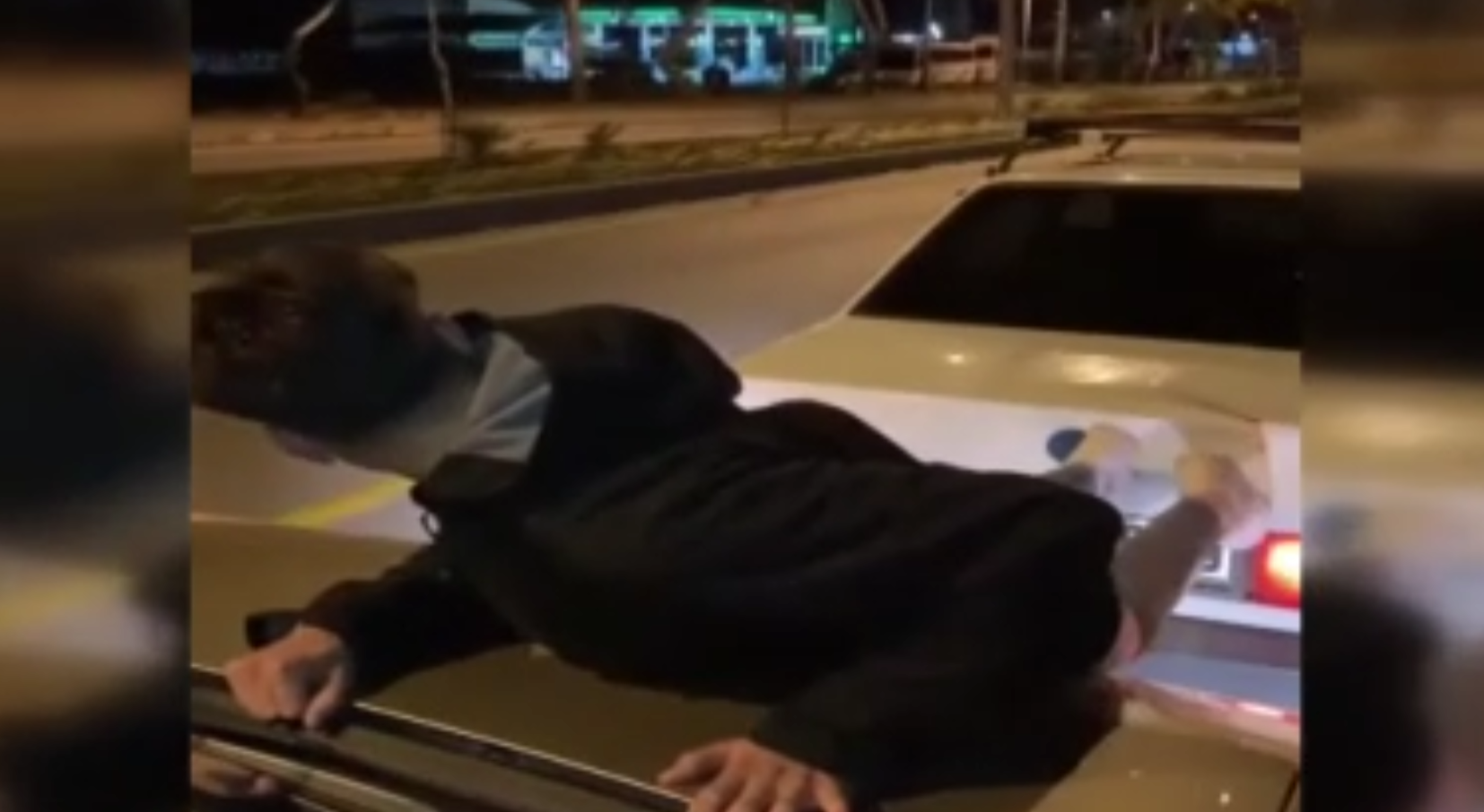 Muğla’nın Menteşe ilçesinde gece saatlerinde yolda kalan bir araç Türk