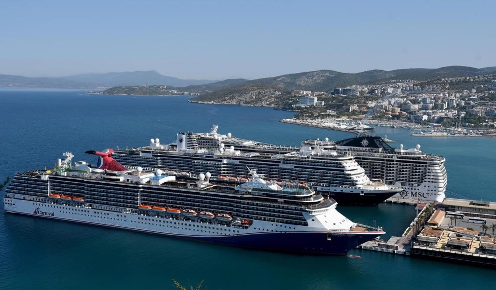 Kuşadası Limanı’na 11 ayda 523 kruvaziyer gemi geldi Ulaştırma ve Altyapı Bakanı Abdulkadir Uraloğlu tarafından yapılan açıklamada, 2023