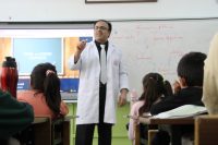 Bingöl’de yıllar önce boyu kısa diye okula alınmakta tereddüt edilen
