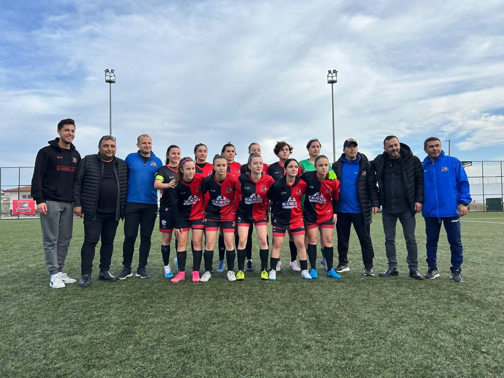 KADIN FUTBOL TURNUVASI, BANDIRMA’DA BİR İLK Bandırmagücü Spor Kulübü 2023-2024 futbol sezonunda TFF Kadınlar 3. Lig’de