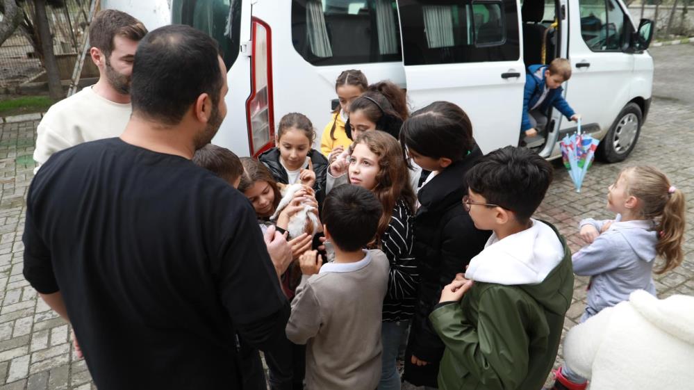  Balıkesir’in Burhaniye ilçesi Faruk Kızıklı İlkokulu 4/B sınıfı öğrencilerinin okul