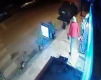 &nbsp;Denizli’de genç kızın unuttuğu çantasından kredi kartını çalan şüpheli, temassız