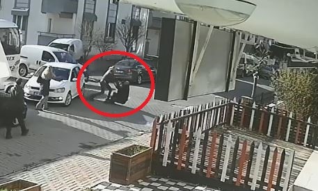 Kırklareli’de yol verme meselesi yüzünden çıkan silahlı kavgada 1 kişi