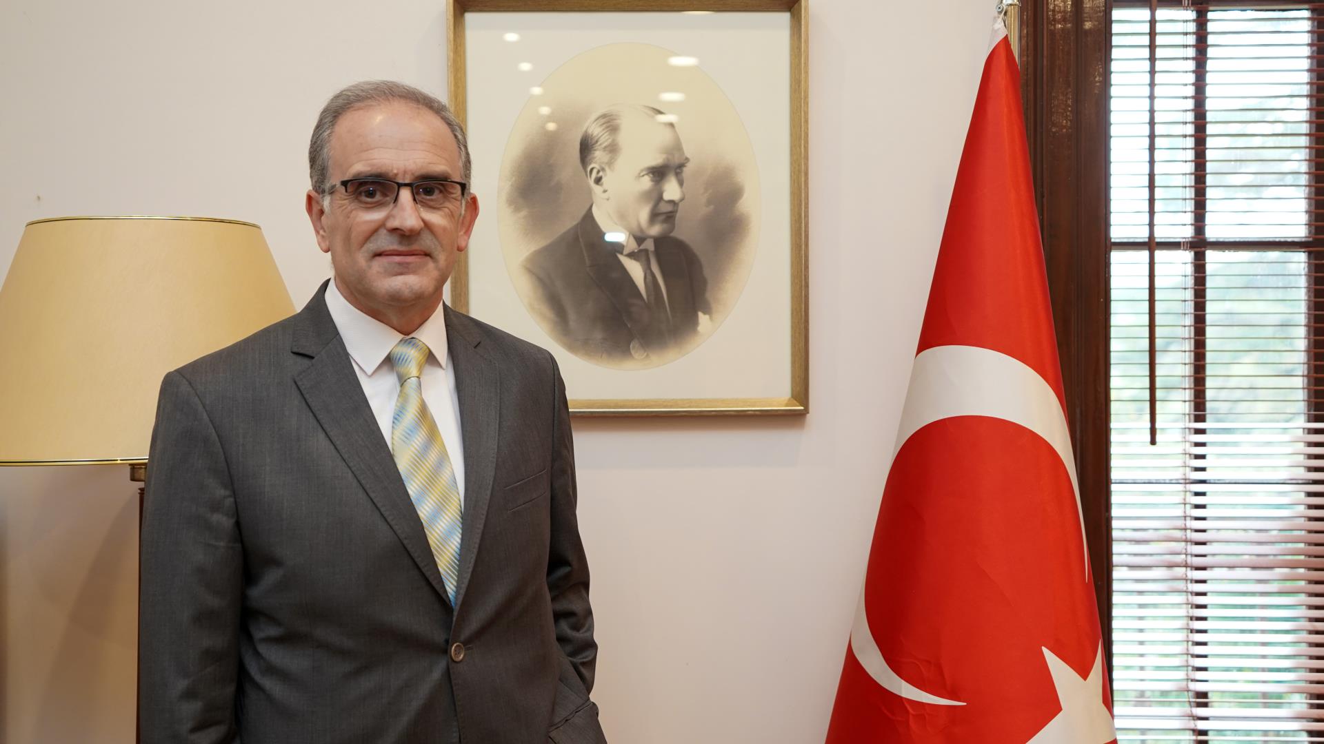 BANÜ’nün yeni rektörü Boz’dan mesaj Cumhurbaşkanı Recep Tayyip Erdoğan’ın imzasıyla Resmi Gazete’de yayımlanan kararla 1