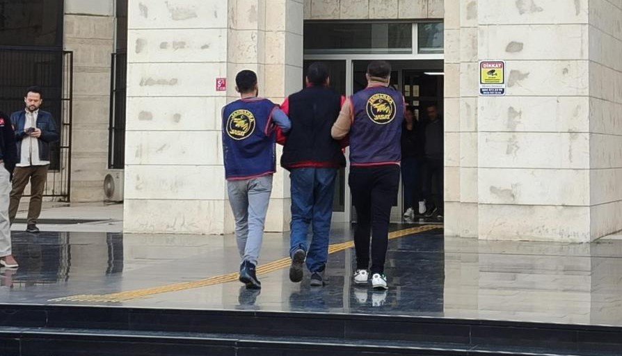 Edremit’te cinayetten aranan firari hükümlü yakalandı Edremit’te kasten öldürme suçundan kesinleşmiş 28 yıl hapis cezası bulunan