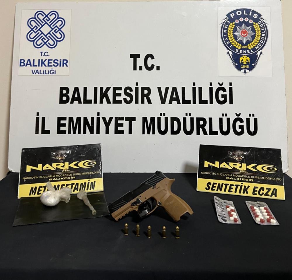 Balıkesir İl Emniyet Müdürlüğüne bağlı asayiş ekipleri, şüphe üzerine durdurdukları