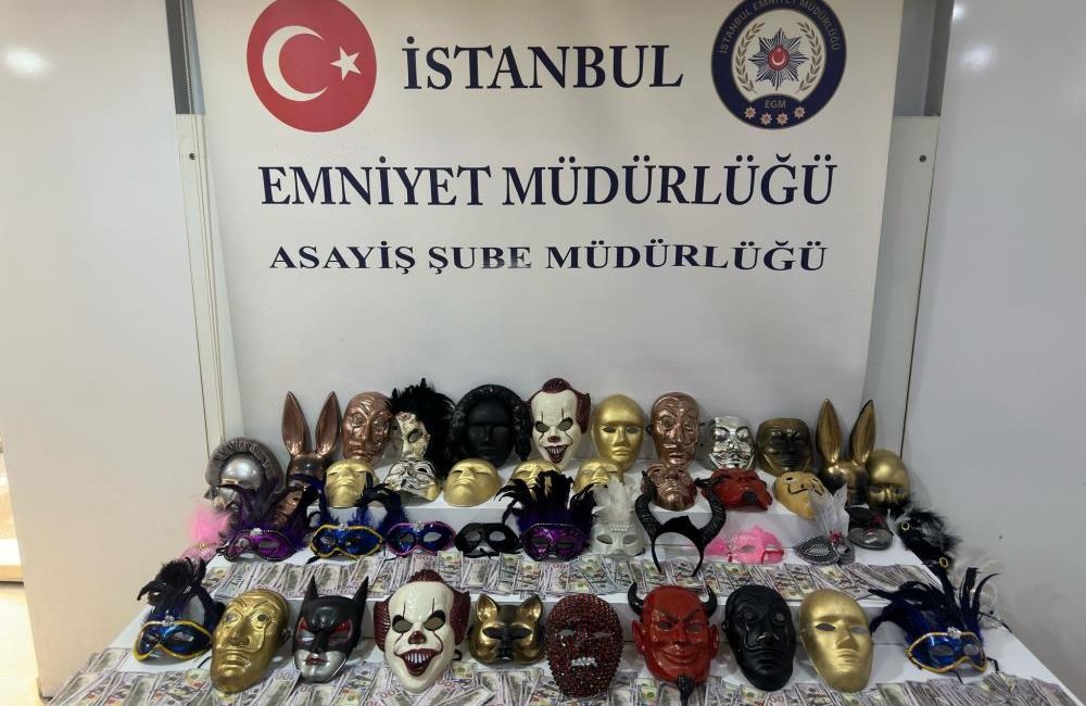 Asayiş Şube Müdürlüğü Ahlak Büro Amirliği ekipleri, İstanbul merkezli 8