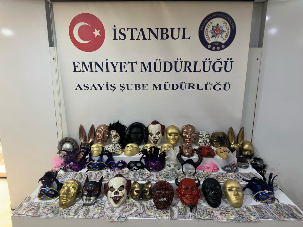Asayiş Şube Müdürlüğü Ahlak Büro Amirliği ekipleri, İstanbul merkezli 8