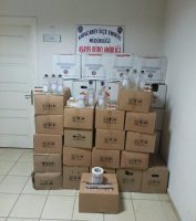 Karacabey’de merdiven altı sağlıksız alkollü içkileri piyasaya sürmeyi hedefleyen şahıslara