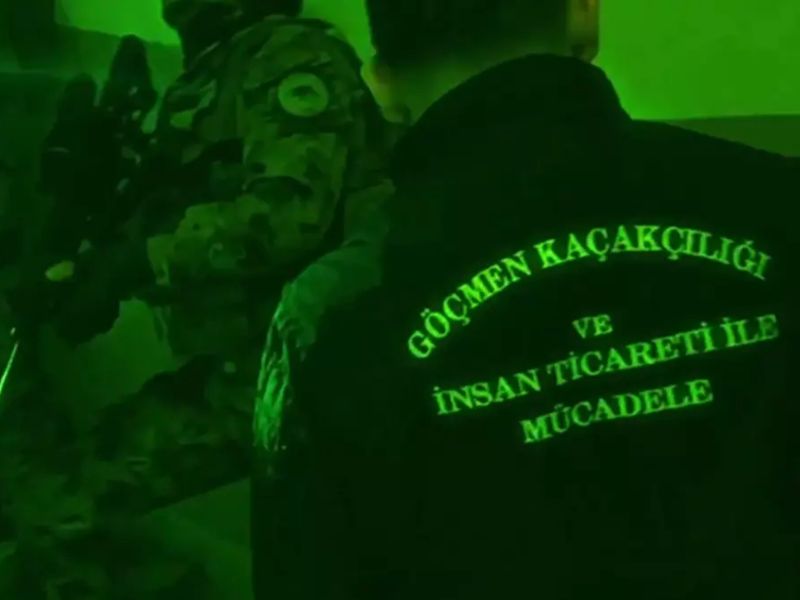 “KALKAN-4”Operasyonları 37 ilde gerçekleştirildi İçişleri Bakanı Ali Yerlikaya, 37 ilde göçmen kaçakçılığı organizatörleri ve