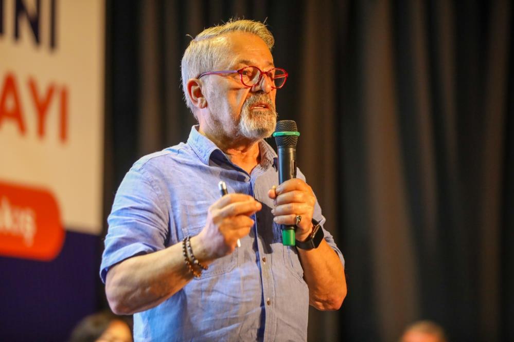 Deprem Bilimci Prof. Dr. Naci Görür, kafaları karıştırdı Deprem bilimci Prof. Dr. Naci Görür’ün birkaç ay arayla Gemlik