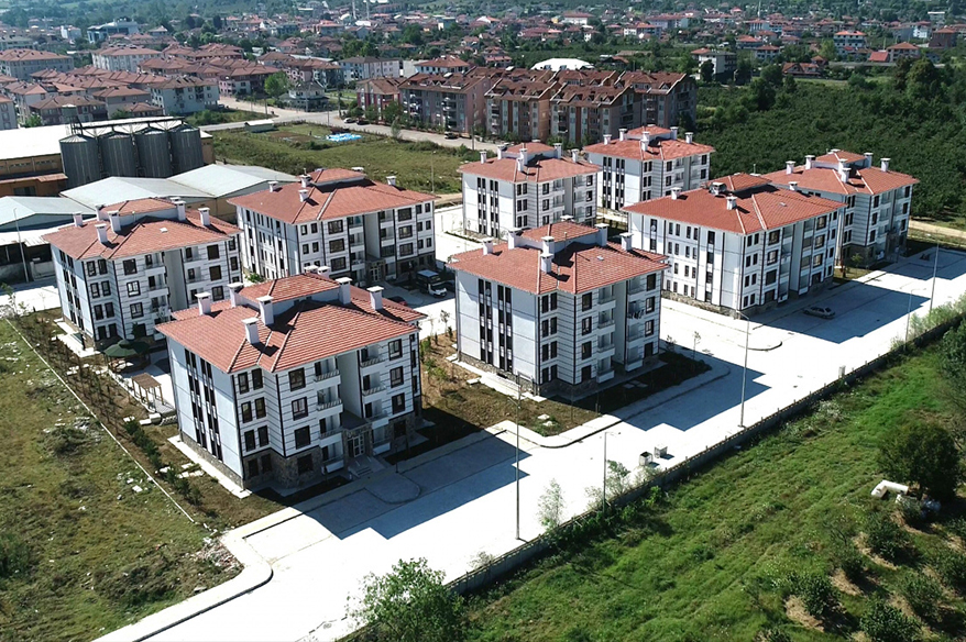 İzmir’de bir dükkanın mal sahibi, kiracısıyla 2010 yılında imzaladığı tahliye