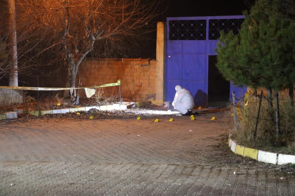 &nbsp;Afyonkarahisar’da boşandığı karısının baba evine giden ve çocuğunu görmek isteyen