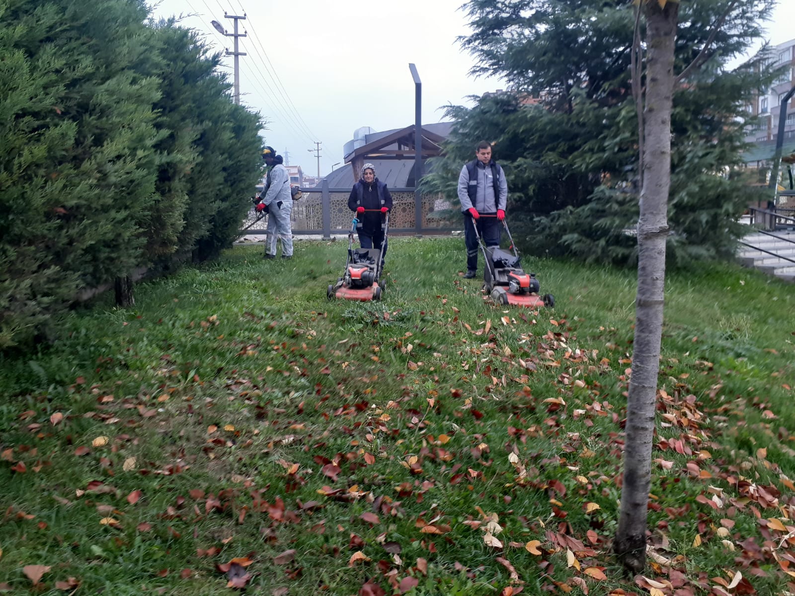 Karesi Belediyesi, ilçe genelindeki 2 milyon 500 bin metrekarelik kaldırım