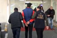 İstanbul’da MİT ve Emniyet ekiplerince düzenlenen operasyonda, hakkında yakalama kararı